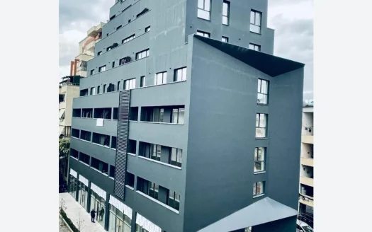 Shitet apartament 3+1 ne rr e Durresit!