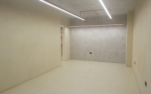 Zyre me qira tek Komuna e Parisit, Tirane.